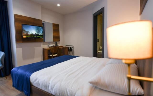 Ref Inn Hotel