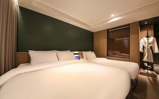 Haeundae Thevan Hotel