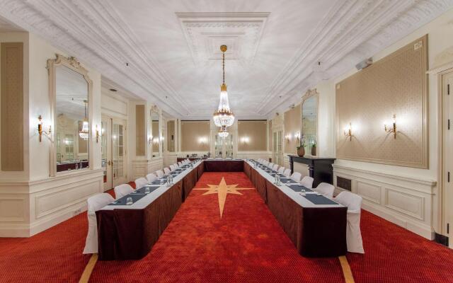 Tru by Hilton Louisville East