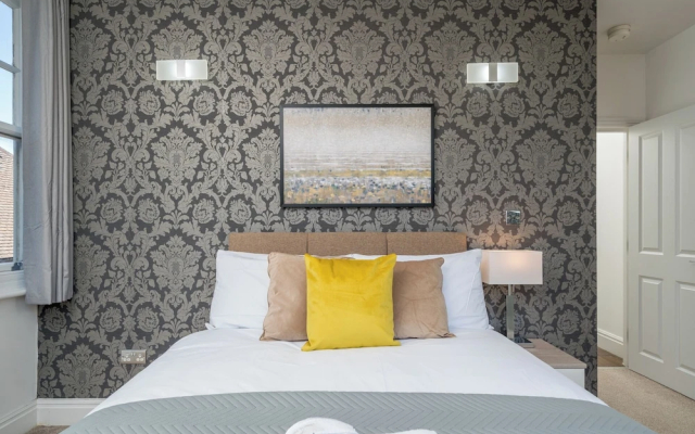 Madika Homes Luxe Apartment in Mill Hill