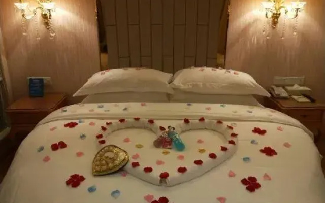 Vienna Hotel (Sihui Dawang Park)