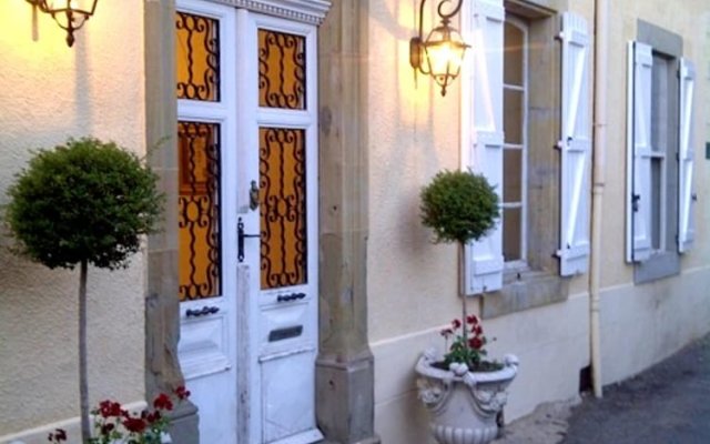 Mansion With 5 Bedrooms in Bouilhonnac, With Furnished Garden and Wifi