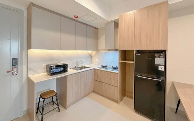 Stunning And Simply 2Br At Grand Sungkono Lagoon Apartment