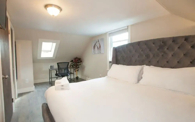 Luxury Collection-4 Bedroom 3 Full-bathroom-boston