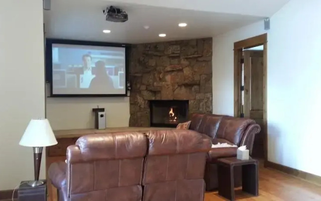 Luxury Residence by EagleVail Realty & Management