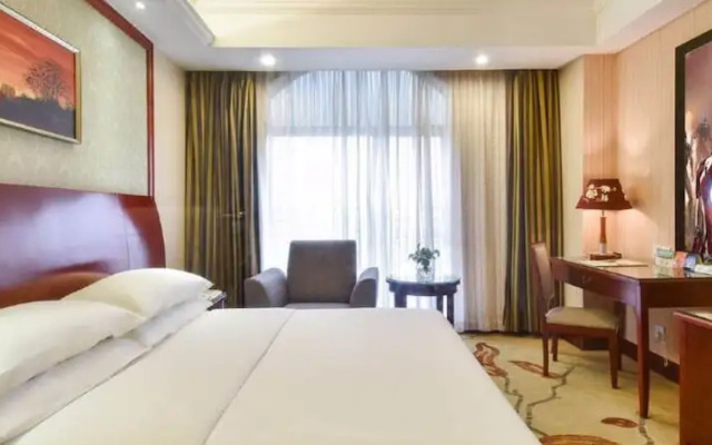 Vienna Hotel Ex Shenzhen Bao An Fanshen Metro Station