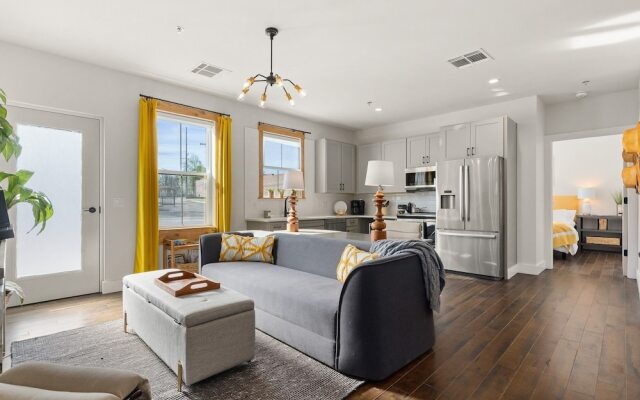 610ux113 2 Bedroom Condo