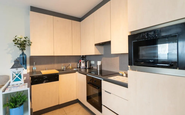 Charming Waterside Getaway