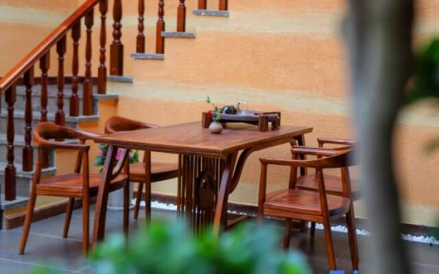 Yueting Hot Spring B&B