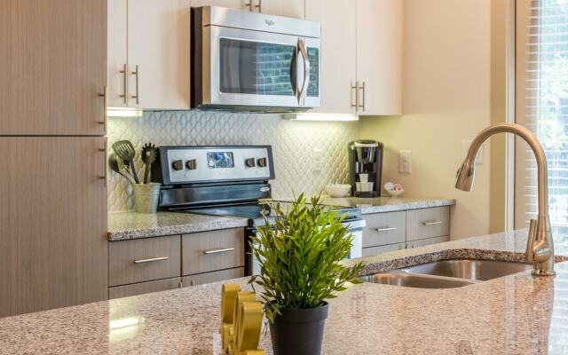 Bright Apartments by Frontdesk