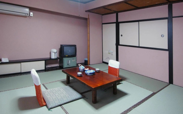 Tsuruya Ryokan – Guest Rooms – Kotohira