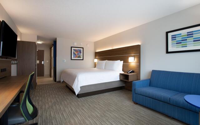 Holiday Inn Express And Suites Deland South by IHG