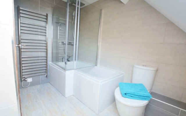 Stables Croyde 4 Bedrooms, Sleeps 8, Sea & Beach Views