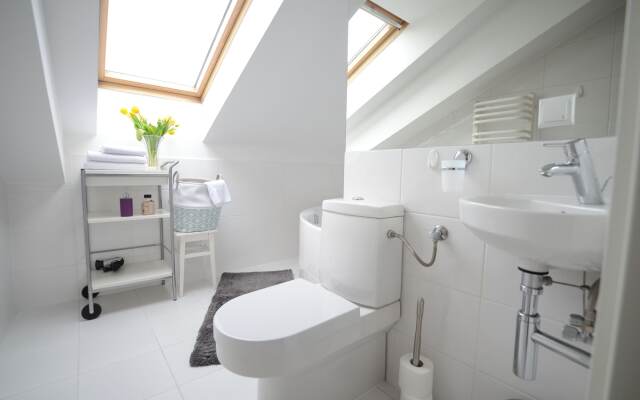 Crystal Suites Old Town