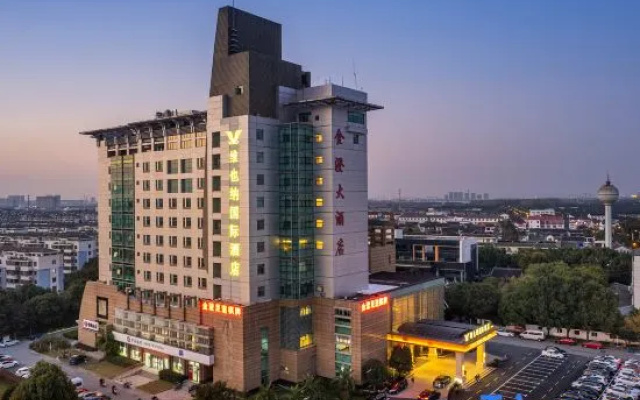 Vienna International Hotel (Suzhou Yangcheng Lake Taiping Town Branch) – Outside – Suzhou