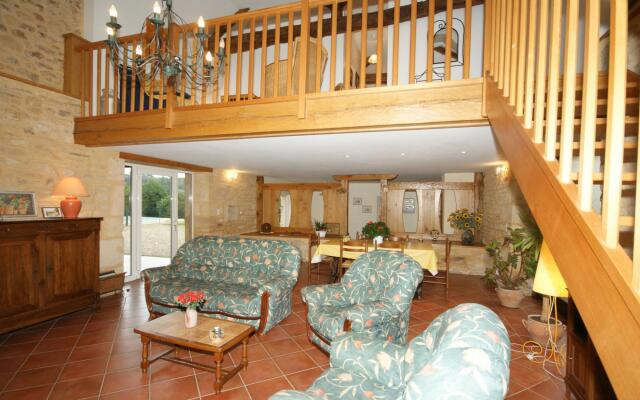 Spacious Holiday Home in Besse With Swimming Pool
