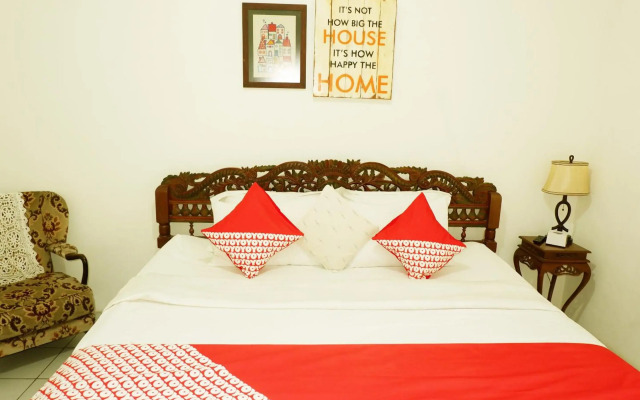 OYO 604 Cemara's Homestay