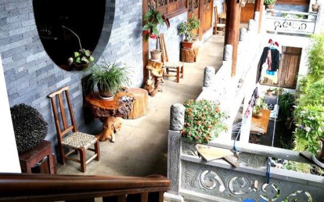 Tengchong Yinghe sightseeing Inn