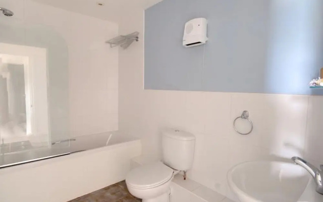 Flat 31 Clifton Court Croyde
