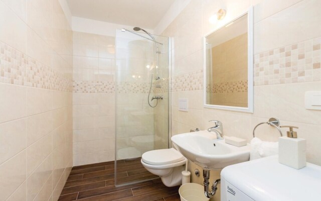 Stunning Home in Silo With Wifi and 2 Bedrooms