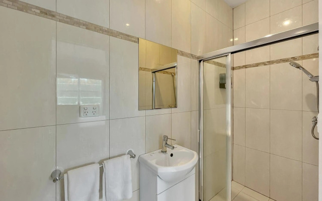 Bright 3-bedroom apartment - Central Armidale