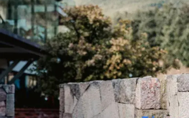 Lijiang Snow Mountain stone house