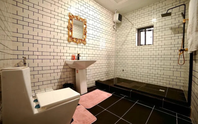 1-bedroom Flat - Sleeps 3 - Pool - Spa - Parking