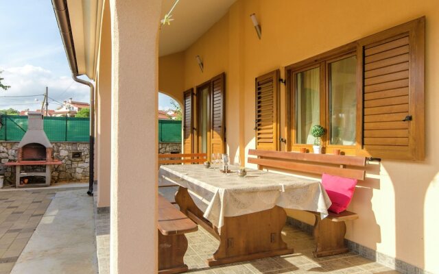 Comfortable Holiday Home in Rovinj with Private Pool