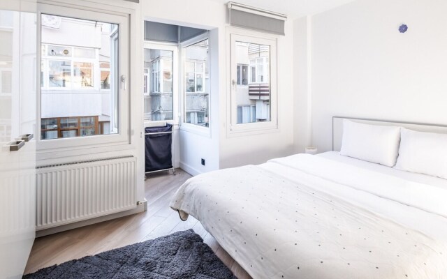 Central Flat Close to Macka Park in Visnezade