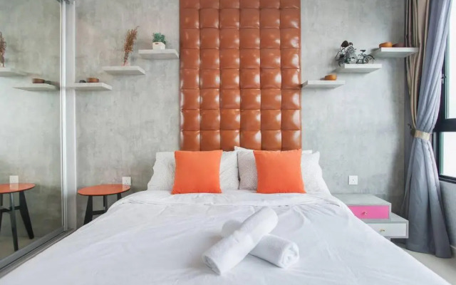 iCity 1Bedroom Apt Near Mall FREE PARKING & WIFI