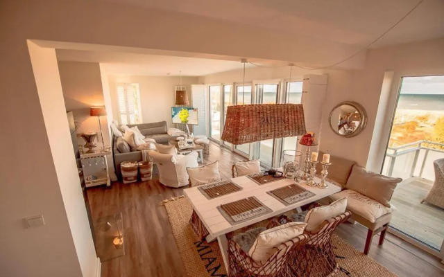 Luxurioese-Ferienwohnung-direkt-am-Strand-4DP212