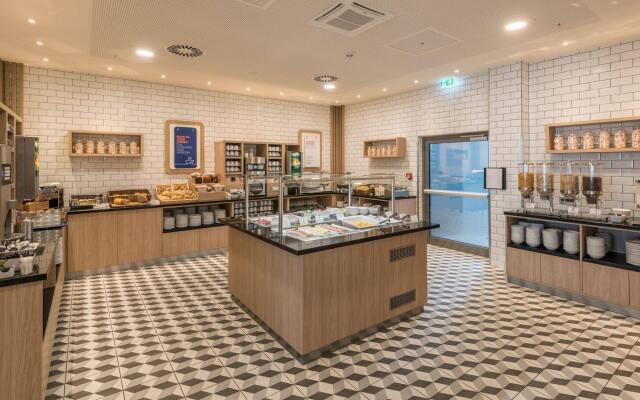 Premier Inn Cologne City Sud Hotel