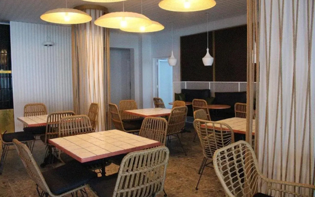 E.J. Pyrgos Bay Hotel