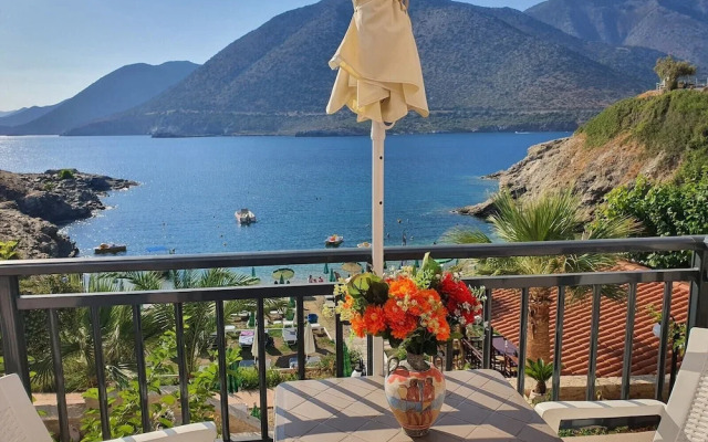 Evita Studios & Apartments