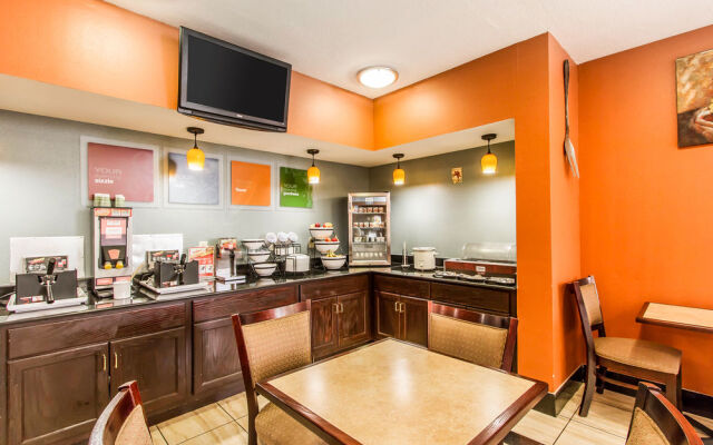 Comfort Inn And Suites Lincoln Al