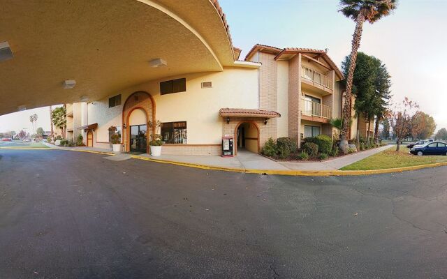 Quality Inn & Suites Bakersfield