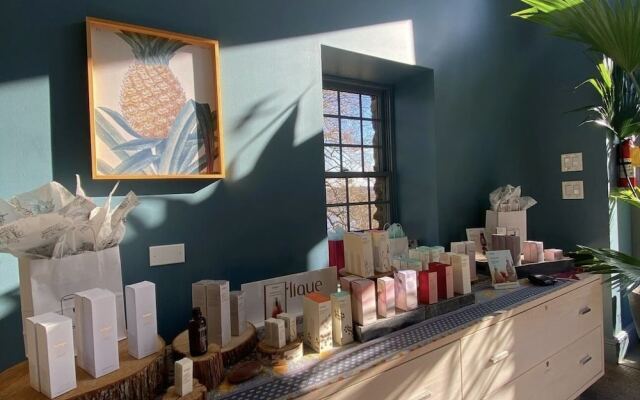 Buttermilk Falls Inn