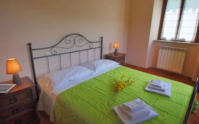 Villa ad Apecchio con Bosco