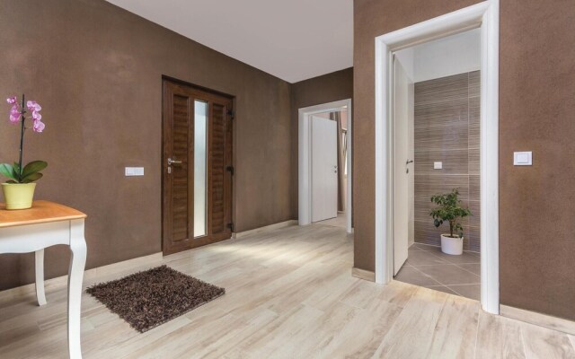 Beautiful Home in Katun With Wifi and 3 Bedrooms