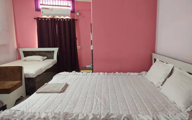 Sawkmie Hotel