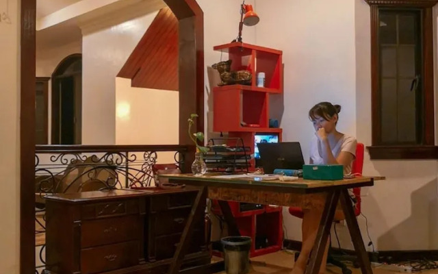 Spinning Cat Hostel - Adults Only