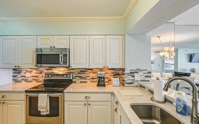 Oceanfront Marco Island Escape w/ Beach Access!