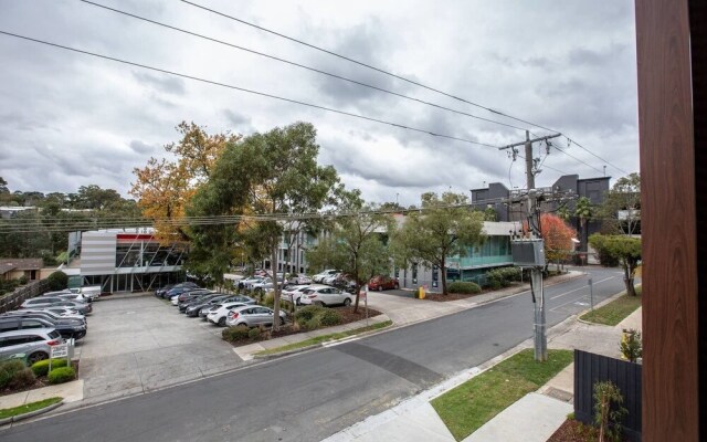 Trendy 2 Bedroom In Ringwood/Eastland With Parking