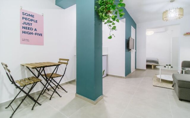 Beta Studios ApartHotel
