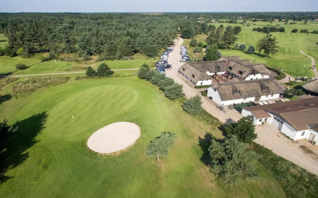 SportsPark Blaavandshuk Golfcenter, Ho