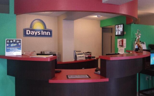 Days Inn by Wyndham Hot Springs