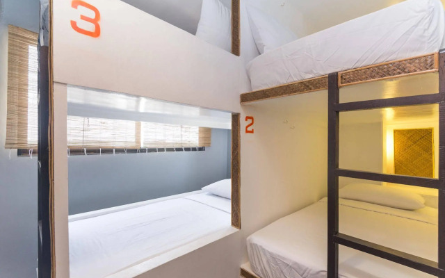 MNL Beach Hostel Boracay