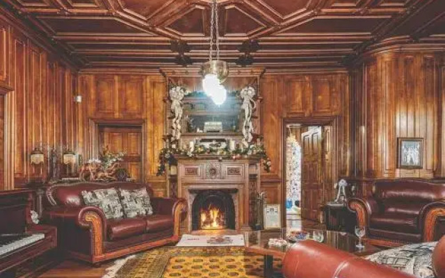 The Lakehurst Estate