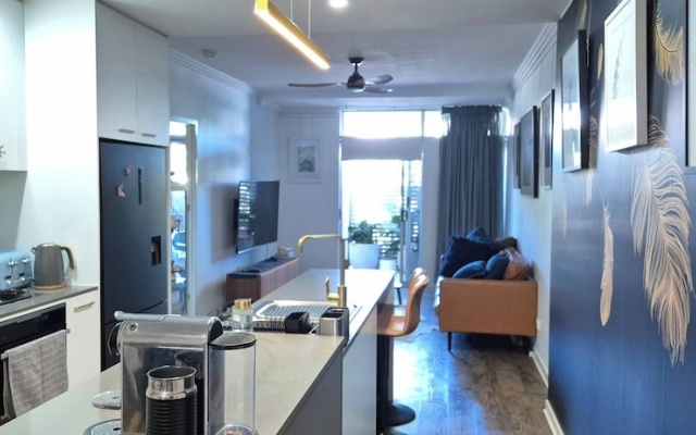 A Perfect Place to Hide Away With River Side Charm – Guest Rooms – Brisbane