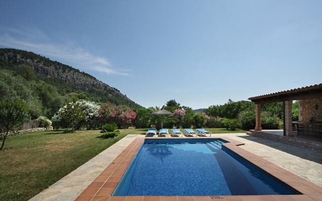 Villa - 4 Bedrooms with Pool and WiFi - 103147